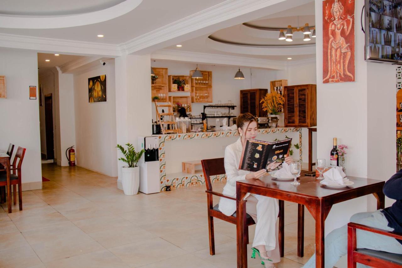 White Corner Hotel Phnom Penh Extérieur photo