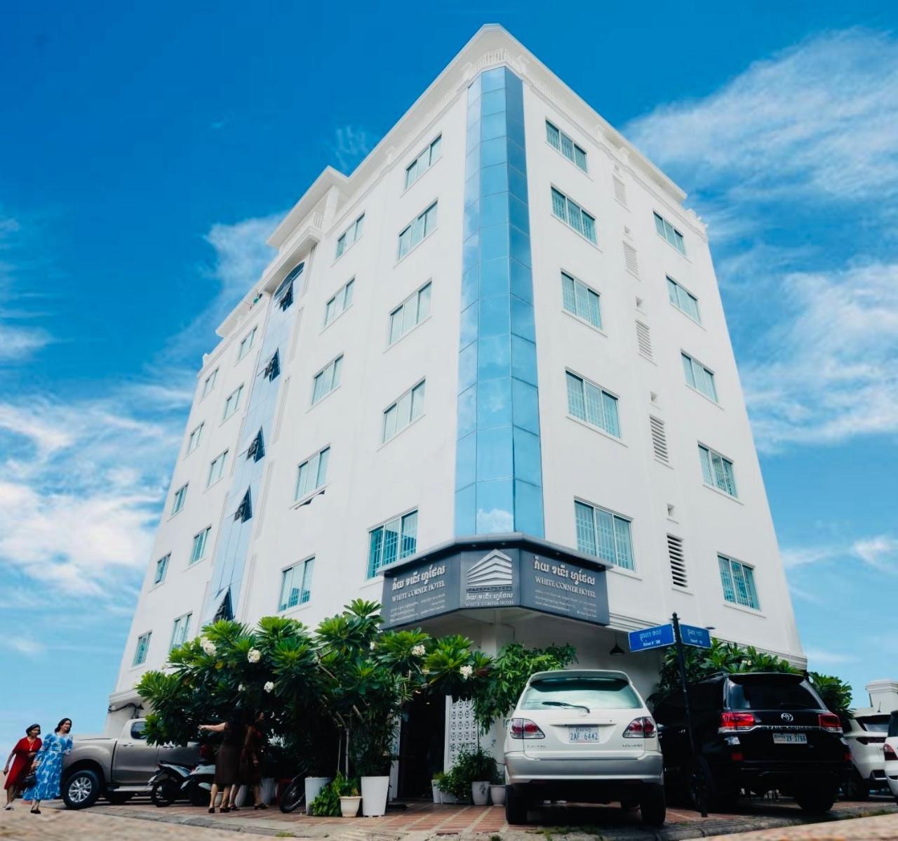 White Corner Hotel Phnom Penh Extérieur photo