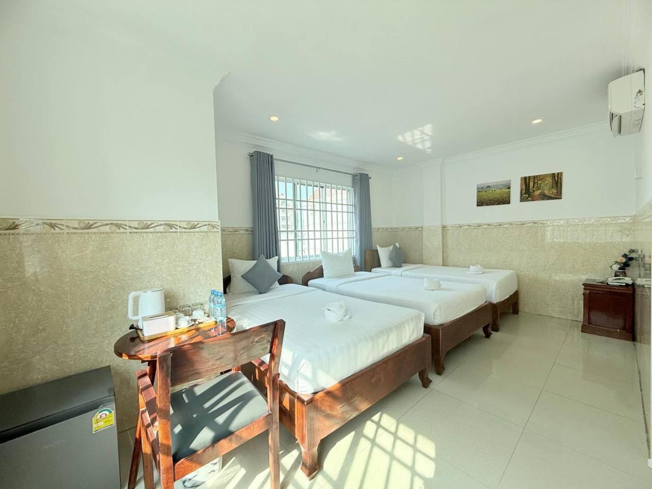 White Corner Hotel Phnom Penh Extérieur photo